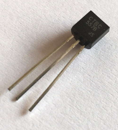 BC557B Transistor pnp 45V 100mA 500mW TO92 von CDIL 