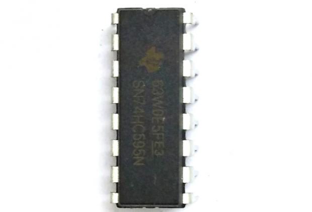 74HC595 8-bit Shift Register