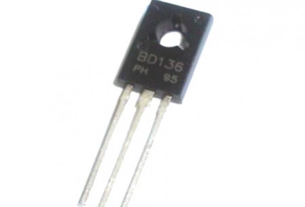 100 un BD136 PNP Transistor TO-126 Nuevo 