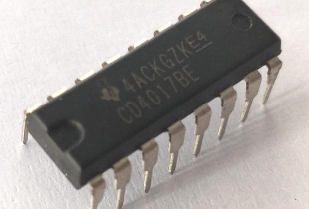 CD4017 IC