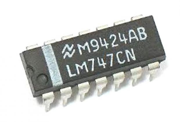 LM747 Dual Op amp IC