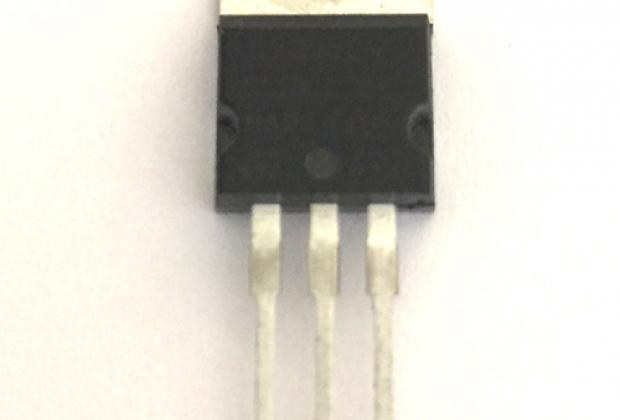 LM7805 Voltage Regulator IC