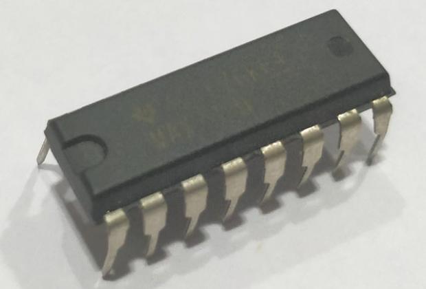 MAX232 IC