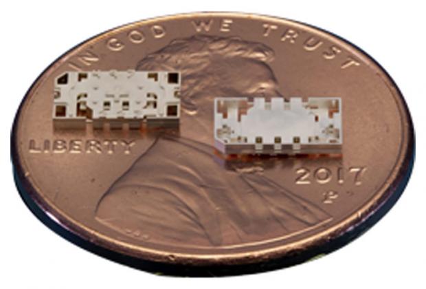Surface Mount mmWave PSF42B04S Bandpass Filter