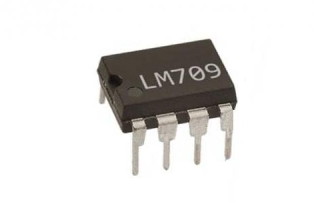 LM709 Op-Amp IC