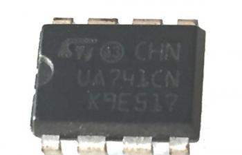 LM741 Op-amp IC
