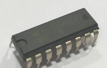 MAX232 IC